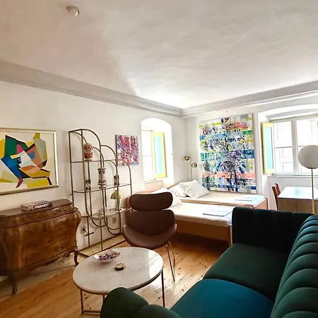 Divina Apartment *